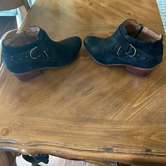 Clarks black leather •SPYE BELLE• boots - Picture 1 of 4